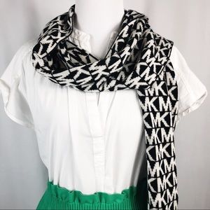 MICHAEL KORS LOGO SCARF